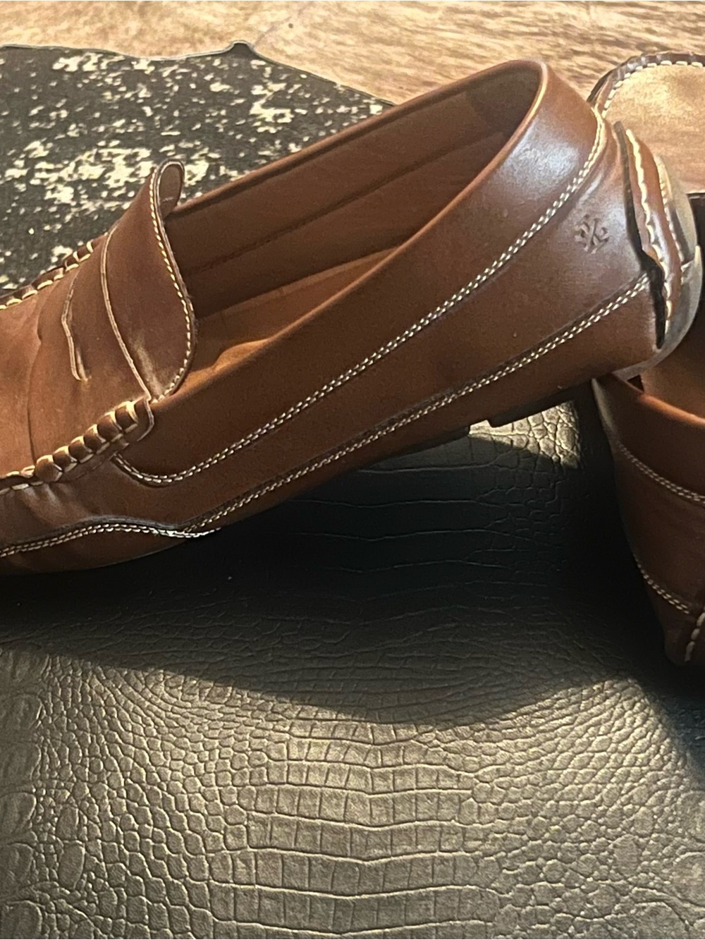 Izod Men's Chestnut Brown Leather Penny Loafers